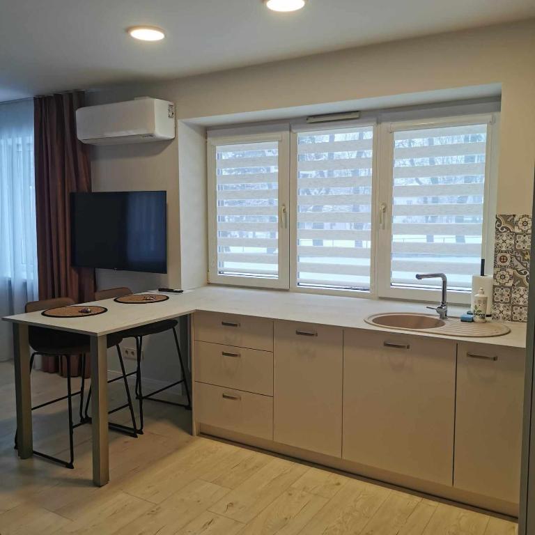 Luxuria Modern Apartments - Self Check-in - Studio Apartment