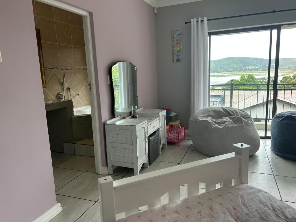Solar Powered 3 Bedroom Family getaway - Image 24
