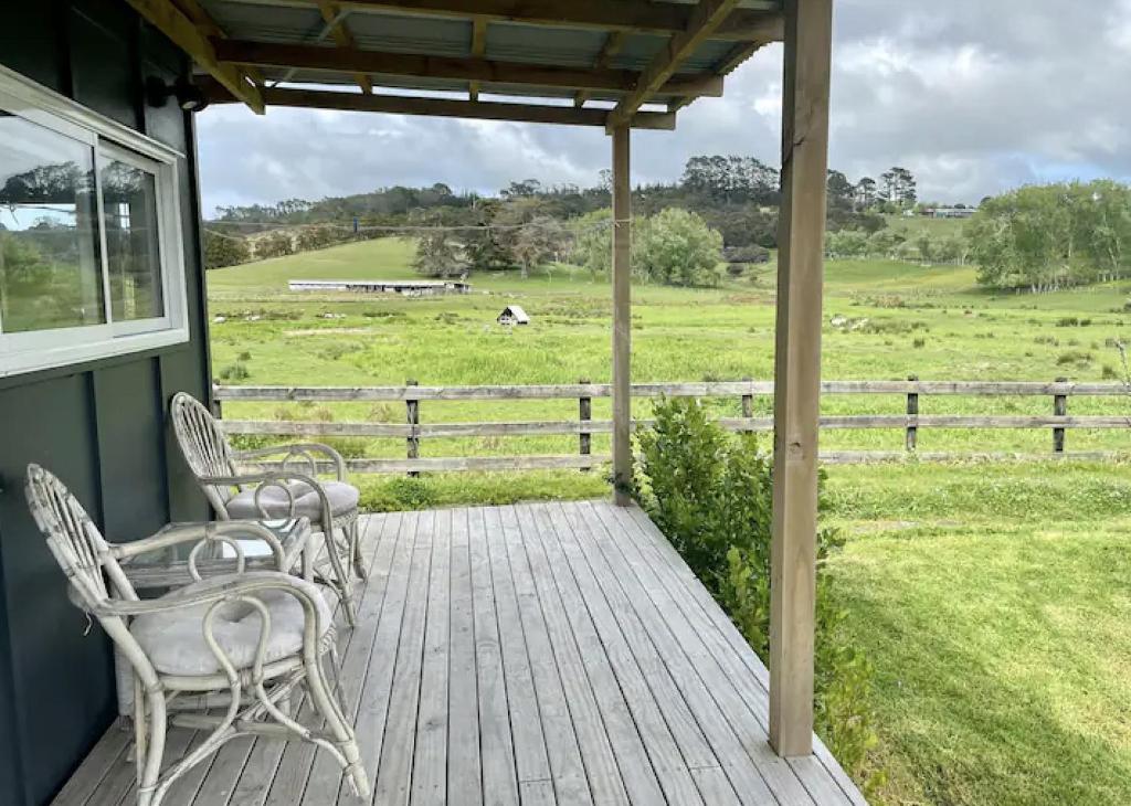 Bed and Breakfast Country Cabin in Helensville, New Zealand