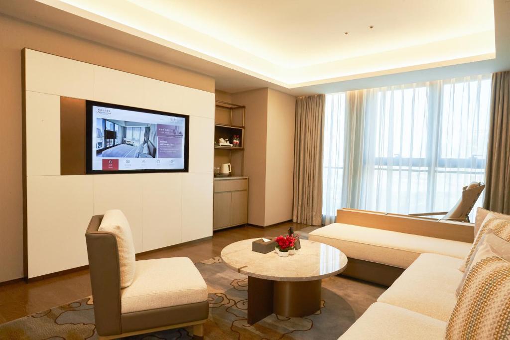 LN Dongfang Hotel Pazhou-Free Shuttle Buses and Registration Counter for Purchasing Agents during the Canton Fair - Suite De Luxe