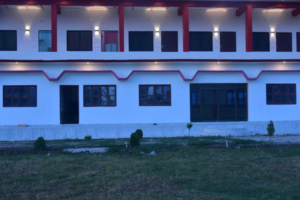 Hotel Utsav Garden - Housity