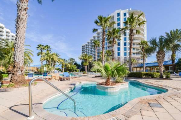 Der Swimmingpool an oder in der Nähe von Marvelous 9th Floor Condo Gulf, Pool &amp; Sunset View
