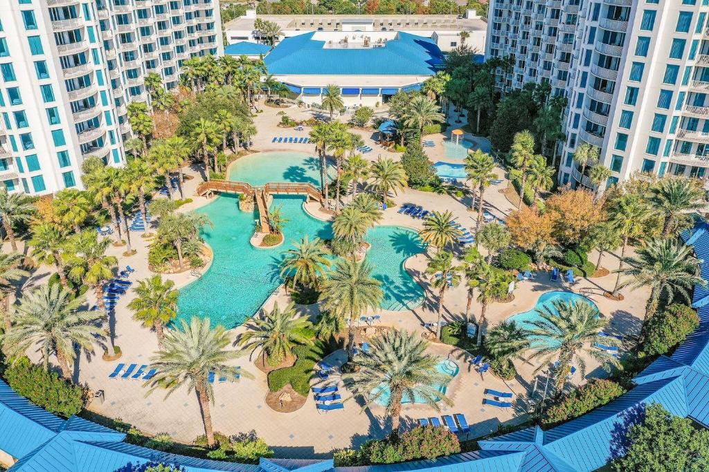 Der Swimmingpool an oder in der Nähe von Marvelous 9th Floor Condo Gulf, Pool &amp; Sunset View