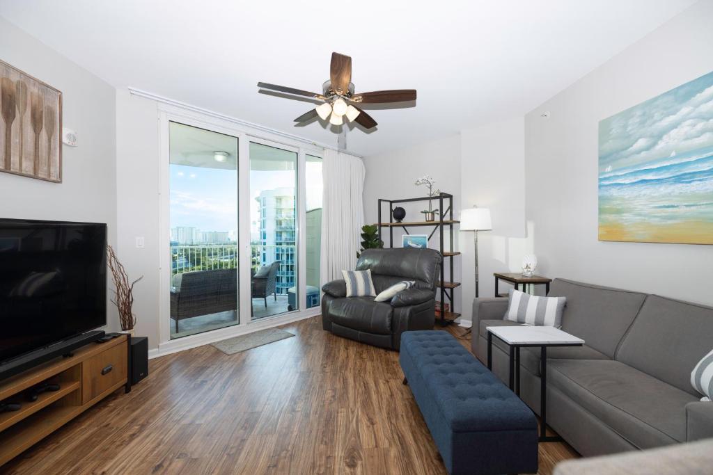 TV&#47;Unterhaltungsangebot in der Unterkunft Marvelous 9th Floor Condo Gulf, Pool &amp; Sunset View