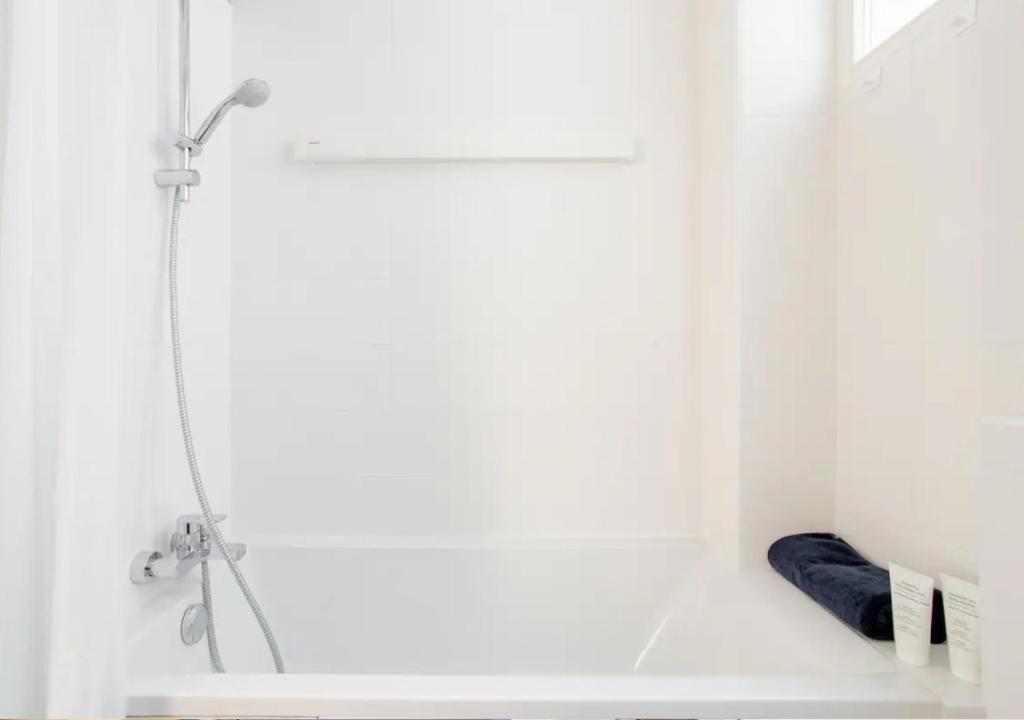 رزرو هتل و هاستل، آپارتمان جذاب در نزدیکی پر لاشز, 09197245267