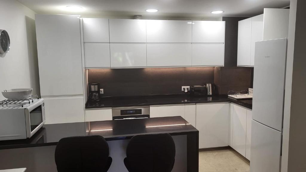 Kuchyň nebo kuchyňský kout v ubytování Luxury Apartment near Cascais Town & Marina