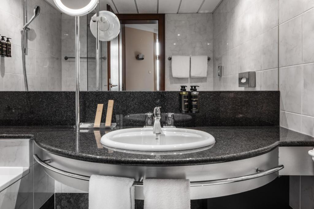 Koupelna v ubytování Eurostars uHOTEL