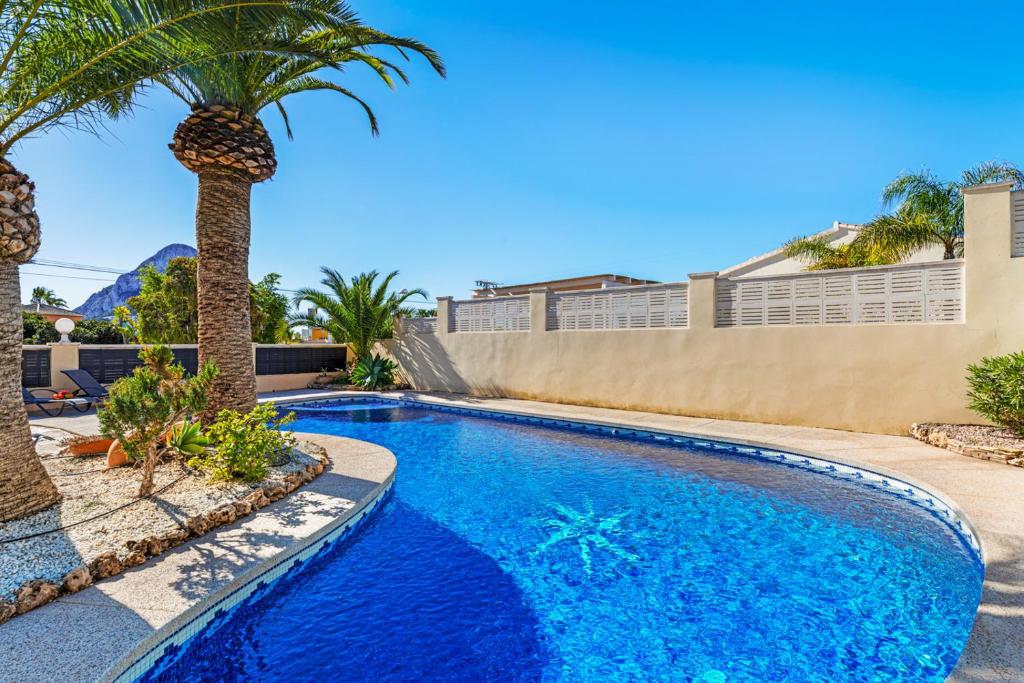 Bazén v ubytování Villa Campanilla - Plusholidays nebo v jeho okolí