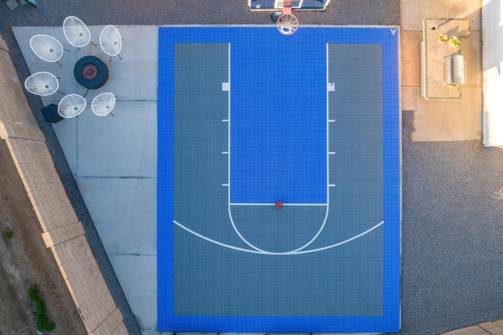 Pin by spor on Halter  Basketball court, Horten, Court