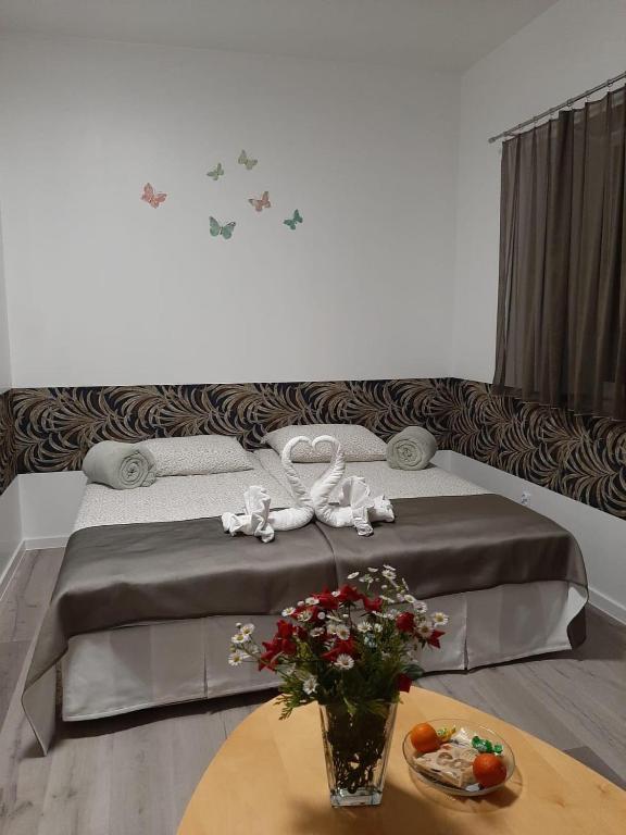 AZYL - Habitación Triple Con Baño