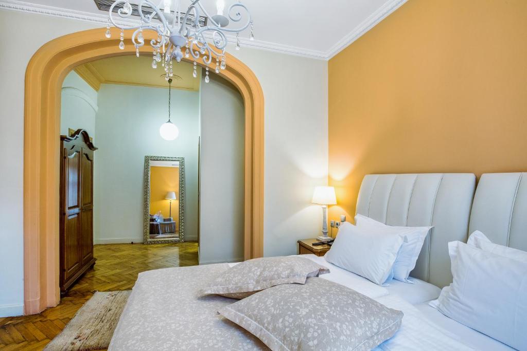 Sweet Home Hotel - 17