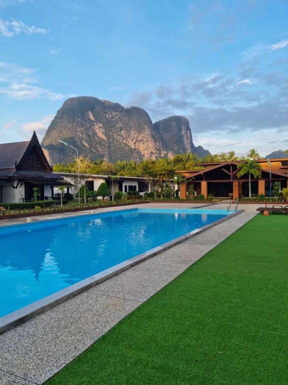 Nespecifikovaný výhled na hory nebo výhled na hory při pohledu z hotelu