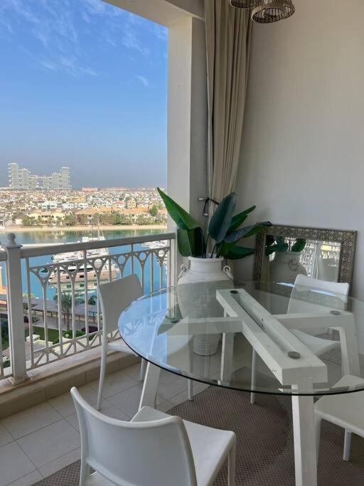 2 Bedroom Palm Jumeirah Apartment, Dubai (updated prices 2024)