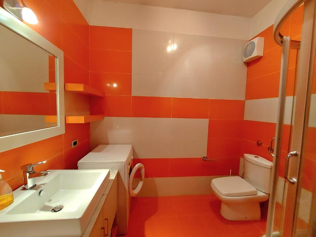 Center EasyStay Penthouse Apartments - Image 7