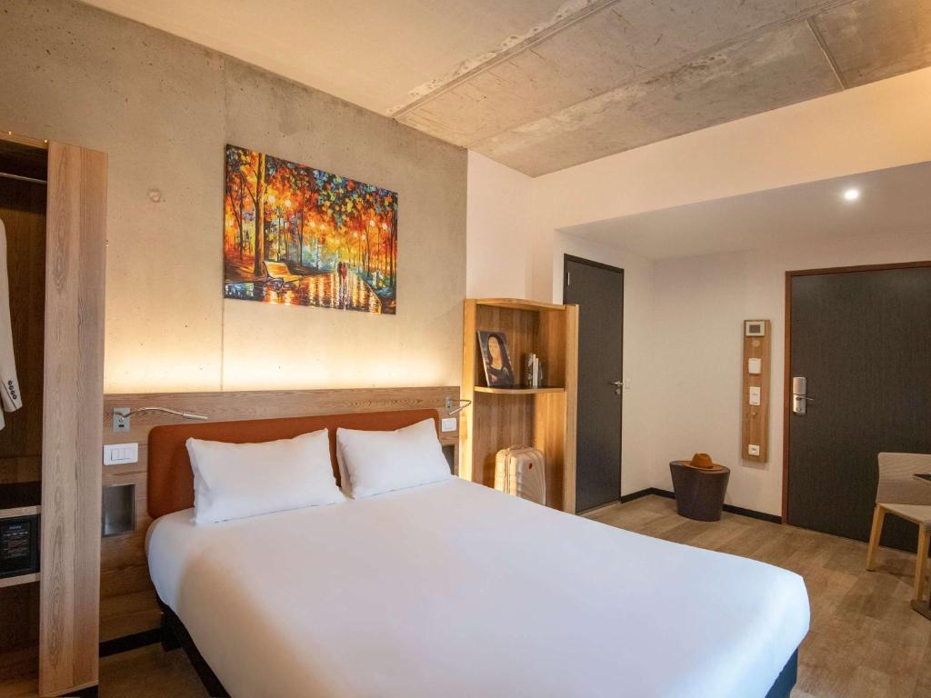 Postel nebo postele na pokoji v ubytování ibis Styles Ajaccio Napoleon