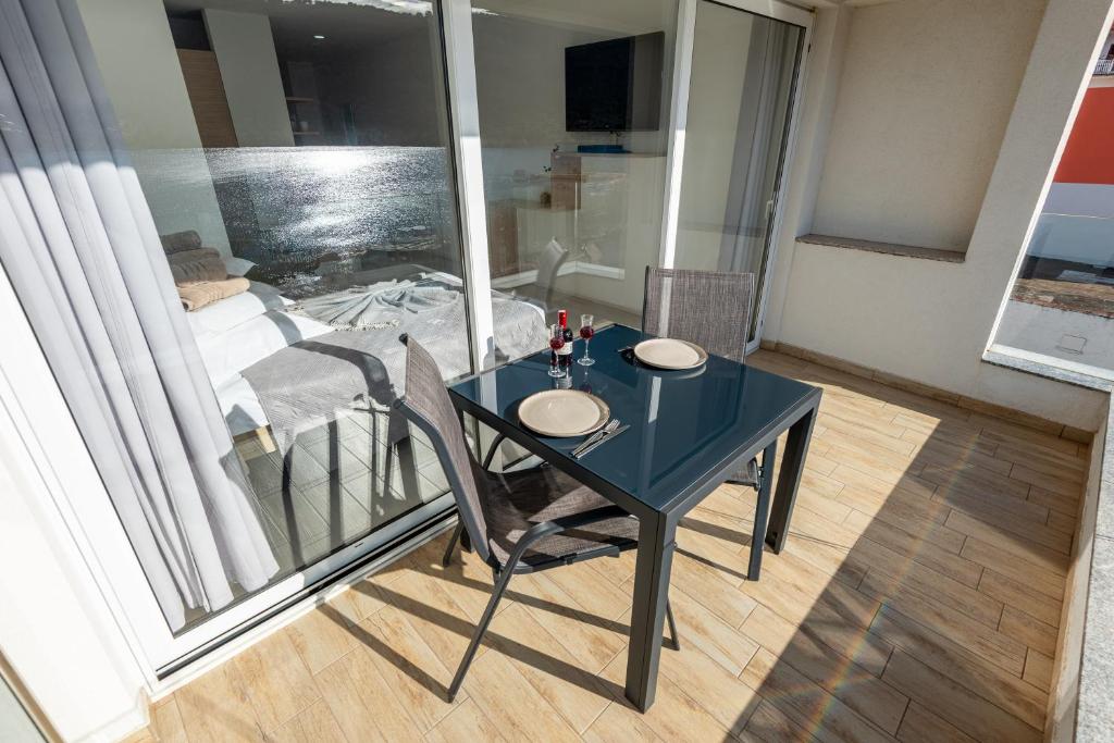 Apartments Holidays Roko - Studio Avec Balcon Et Vue Sur La Mer