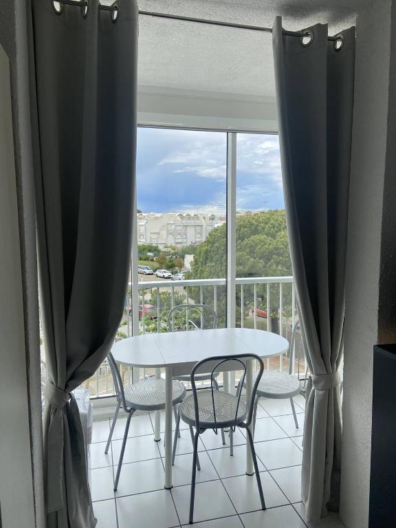 BEAU STUDIO 4 PERSONNES AVEC LOGGIA ET PARKING PRIVATIF