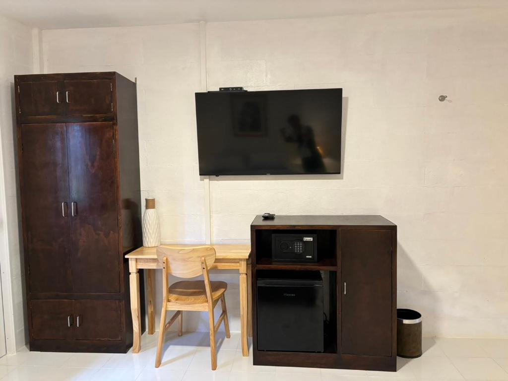 Baansuan Suksangob Farm Stay - King Room With Garden View