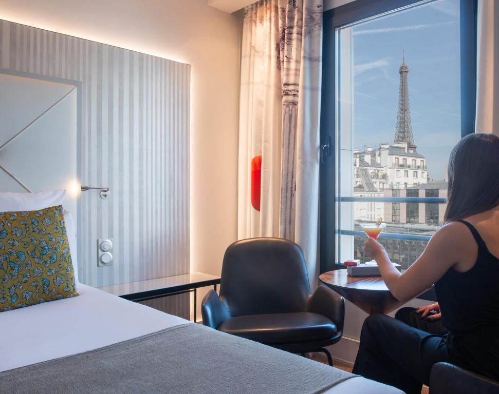 
Double room with Eiffel Tower view – 5th and 6th floor
