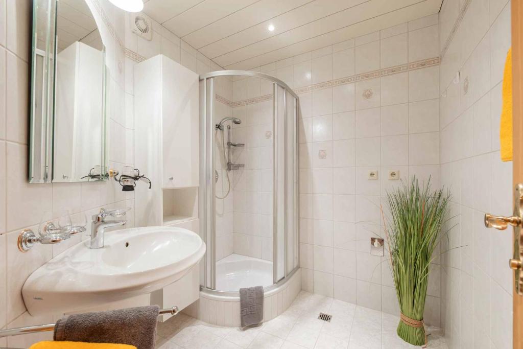 Koupelna v ubytování Landhaus Hofer