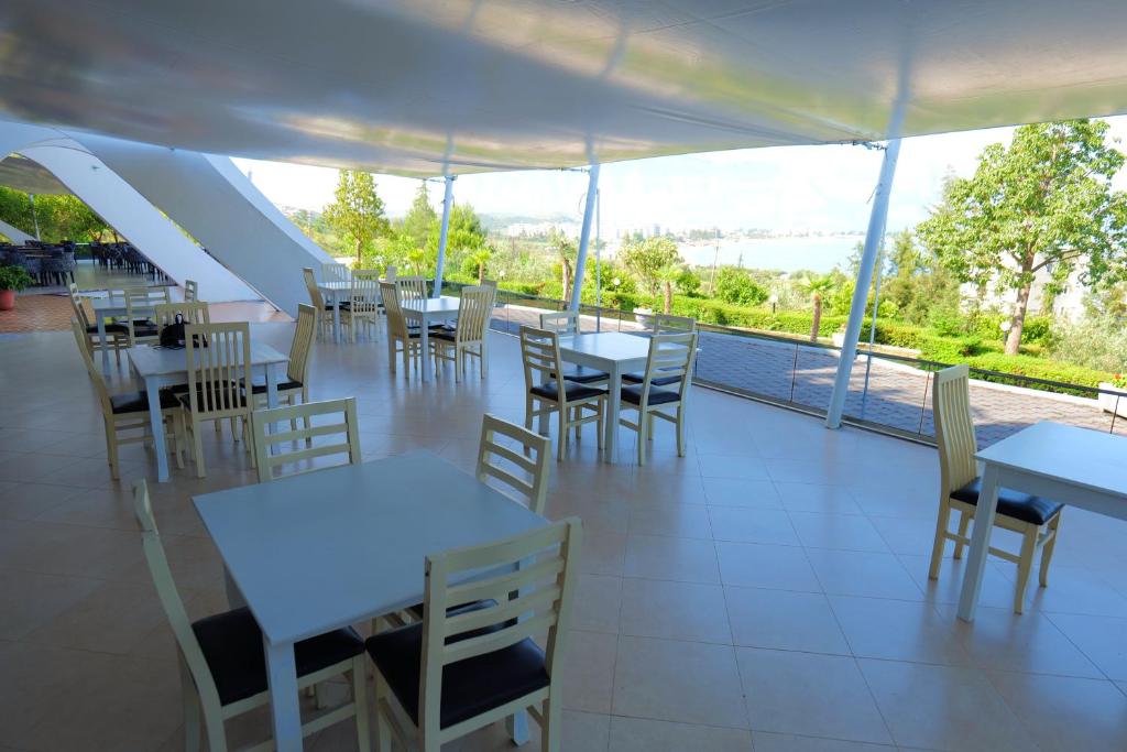 Restaurace v ubytování Edva Resort