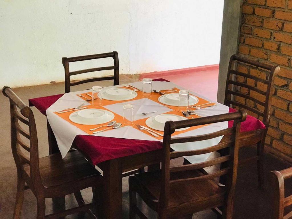 Restaurace v ubytování Anuradhapura Kanimadala Resort