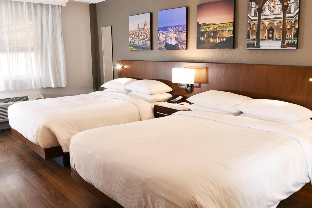 Delta Hotels by Marriott Indianapolis East - Guest Room With Two Queen Beds