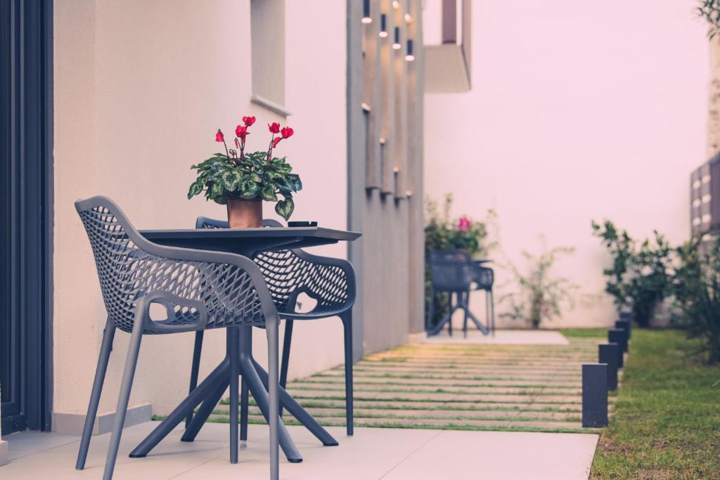 
One-Bedroom Apartment with Garden
