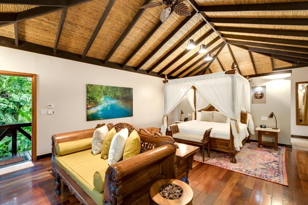 Posezení v ubytování Hideaway Rio Celeste Hotel