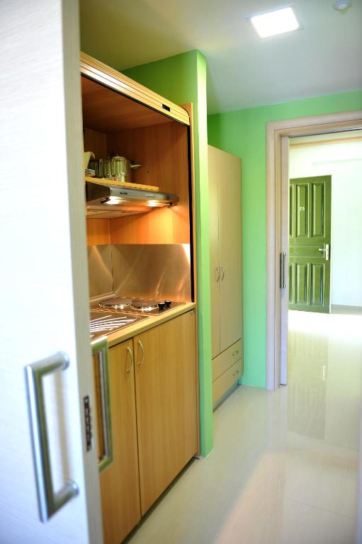 Kuchnia lub aneks kuchenny w obiekcie Vliho Bay Suites & Apartments