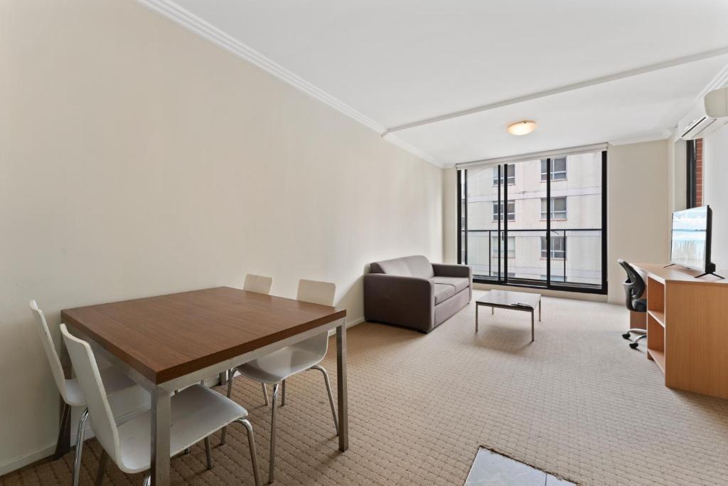 
One-Bedroom Apartment-Daily Housekeeping
