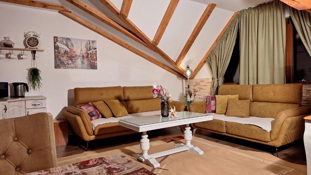 O zonă de relaxare la Apartments Peranovic 2