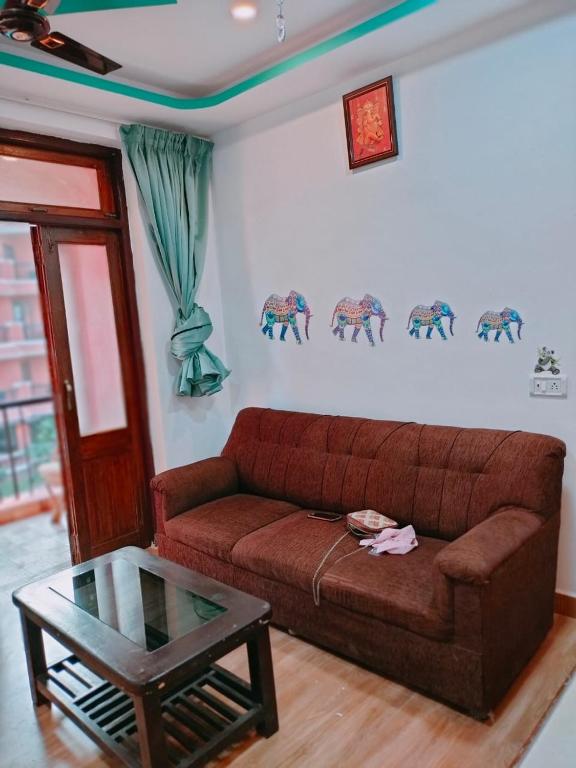 Posezení v ubytování Ronne's 2Bhk vacation rental near Baga Beach