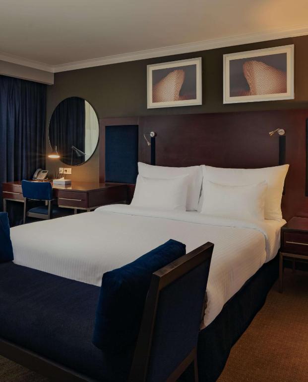 Postel nebo postele na pokoji v ubytování Radisson Blu Hotel, Cairo Heliopolis
