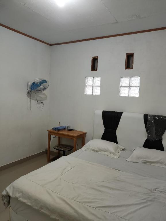 Penginapan Nurmega jaya - Budget Double Room