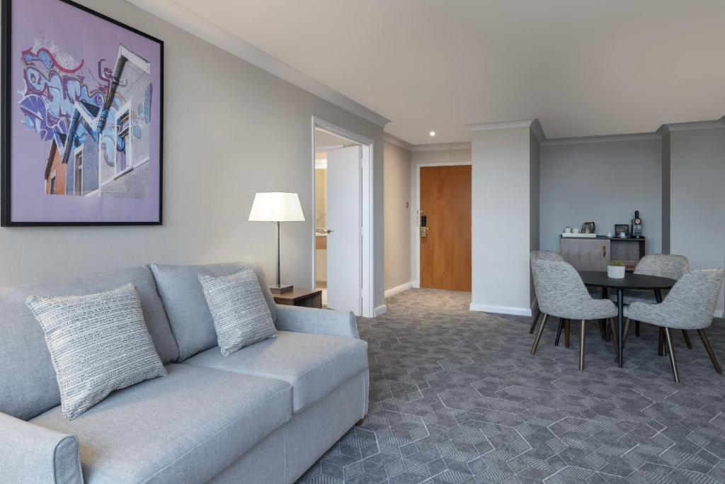 Delta Hotels by Marriott Bristol City Centre - Resim 7