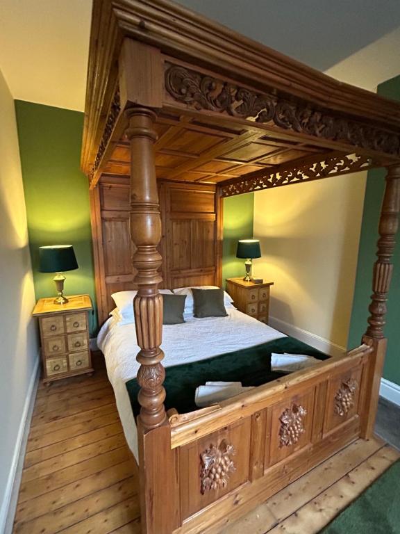 Gallery image of The Buxton Retreat A Luxurious 3-Storey Townhouse with Four Poster Bed and Double Jacuzzi Bath" in Buxton