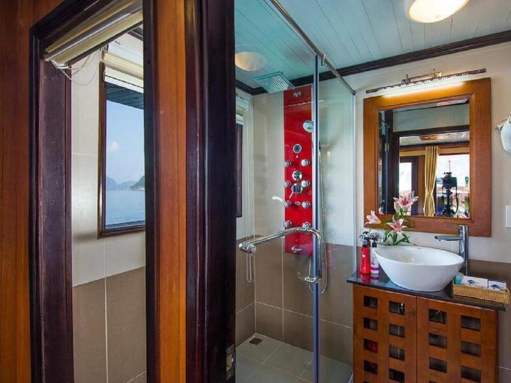 Royal Palace Cruise - 4