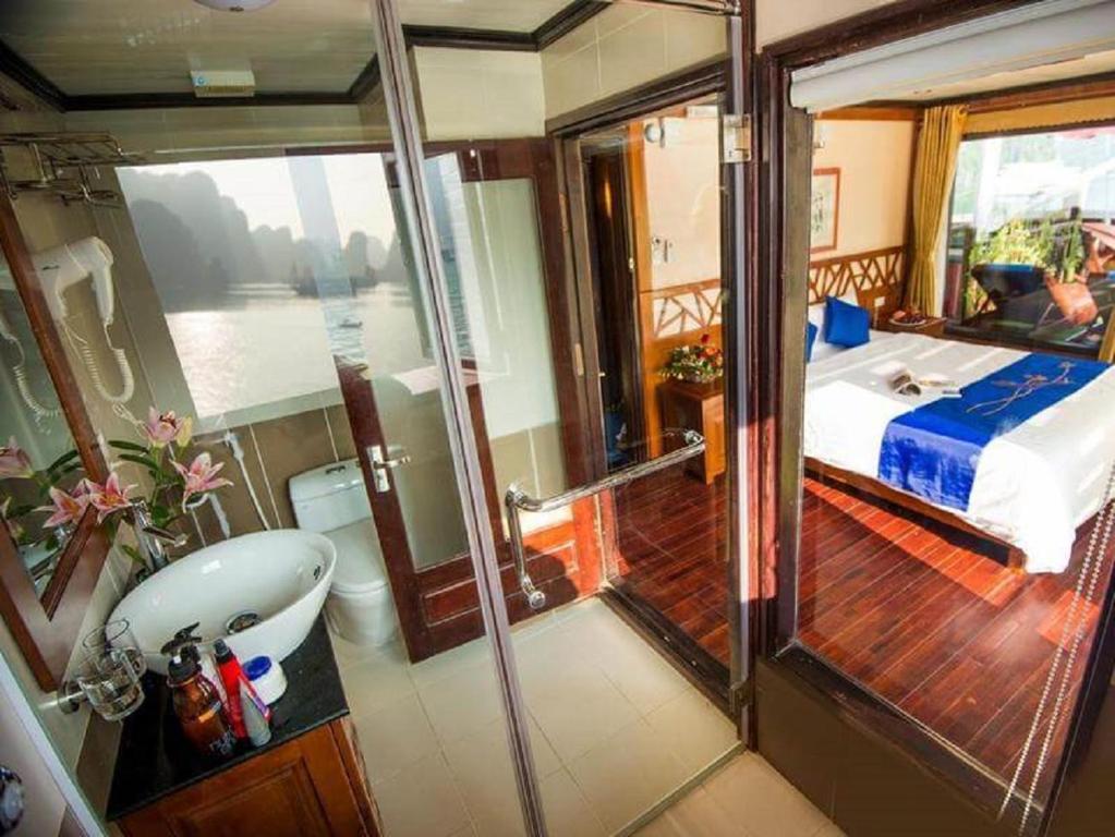 Royal Palace Cruise - 8