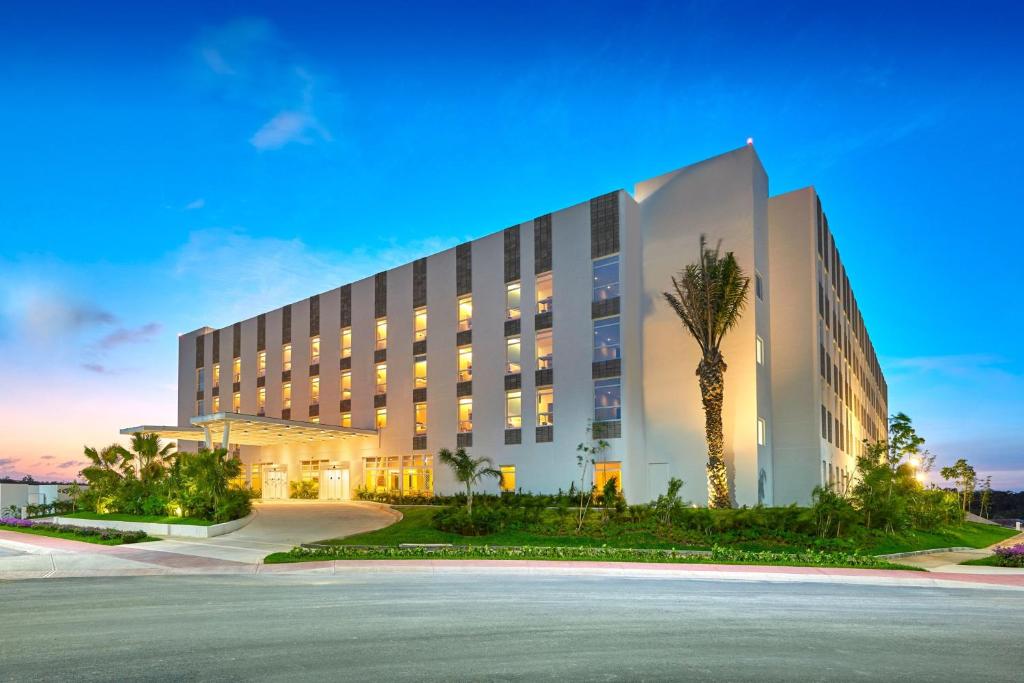 City Express Plus by Marriott Cancún Aeropuerto: Hospédate cerca del CUN con funcionalidad