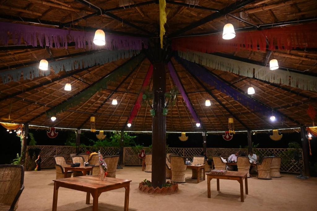 Restaurace v ubytování Gramya Resort