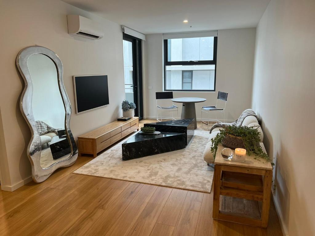 Televisyen dan/atau pusat hiburan di NEW BOUTIQUE 1bd Apt
