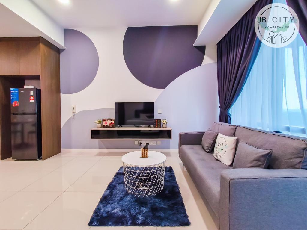 Grand Medini by JBcity Home - 阳台工作室