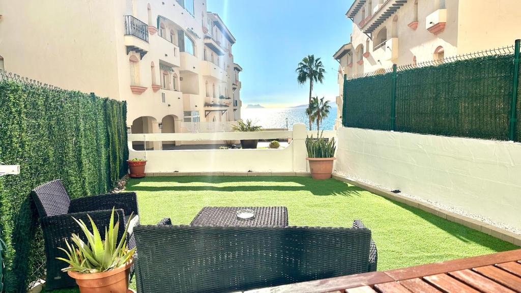 The pearl of Pinacho - Beach front & swimming pool