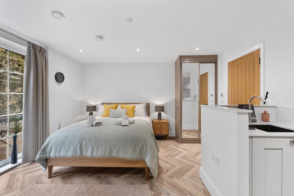 Rock Mill Apt 3 with Terrace