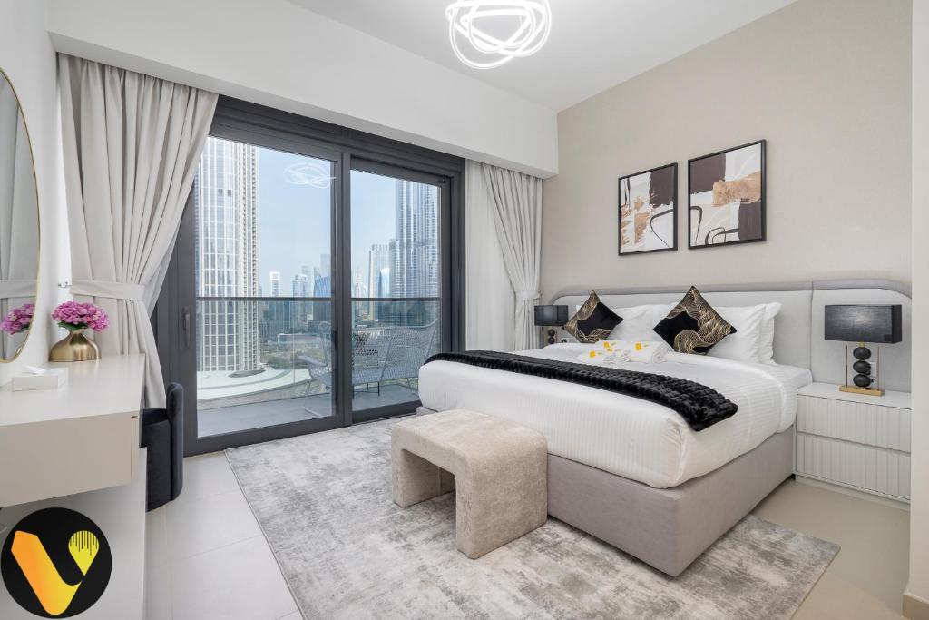 امکانات Vogue Vacation Homes, Downtown Act Two near Burj Khalifa and Dubai Mall, Three Bedroom Plus Kids room Apartment with Balcony and Burj Khalifa View, Access to all Amenities - تصویر ۴