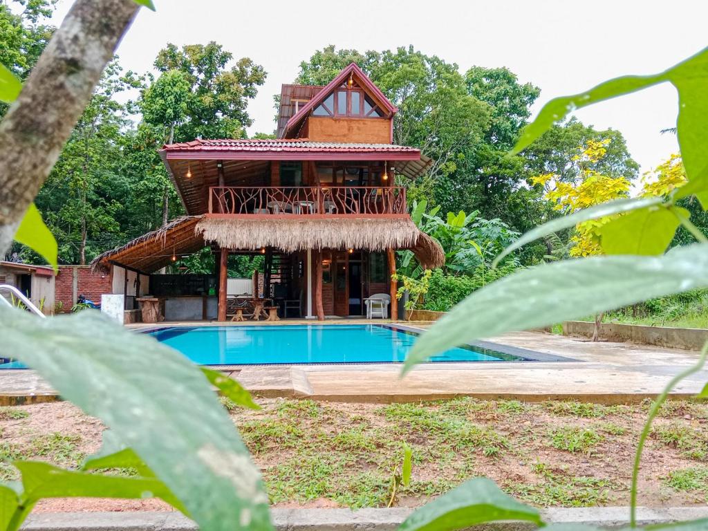 Bazén v ubytování Sigiriya Elegant Resort nebo v jeho okolí