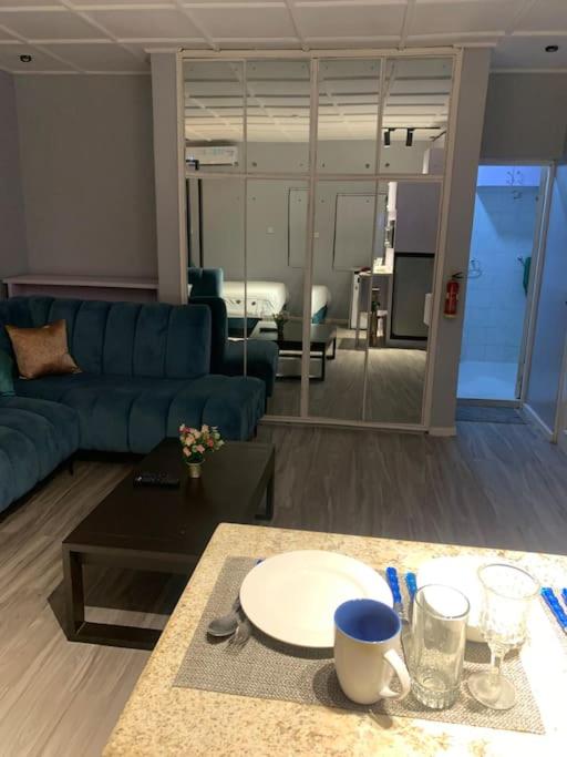 Foto dalla galleria di Teal Open Plan Studio Unit-Lekki 1, WI-FI, Extractor. a Ogoyo