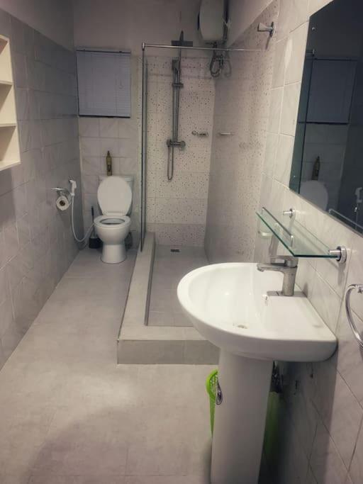 Foto dalla galleria di Teal Open Plan Studio Unit-Lekki 1, WI-FI, Extractor. a Ogoyo
