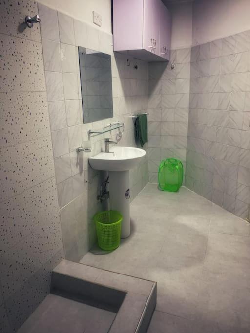 Foto dalla galleria di Teal Open Plan Studio Unit-Lekki 1, WI-FI, Extractor. a Ogoyo